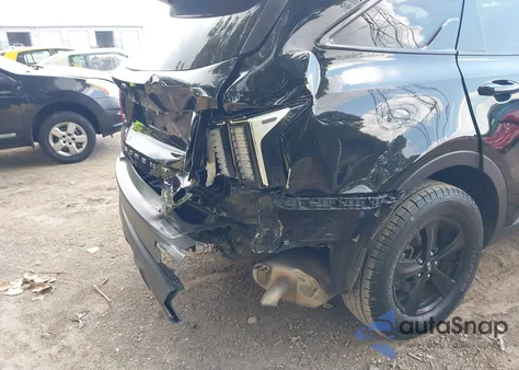 2021 Kia Sorento Lx z USA, uszkodzony, nr VIN 5XYRGDLC7MG016535